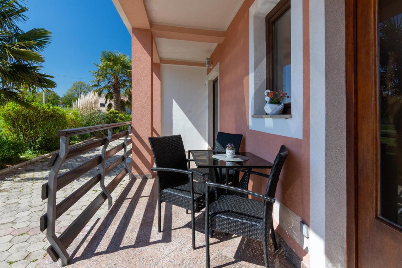 Family Friendly Apartments With A Swimming Pool Cepic, Central Istria - Sredisnja Istra - 11636 Zatka Cepic Екстериор снимка